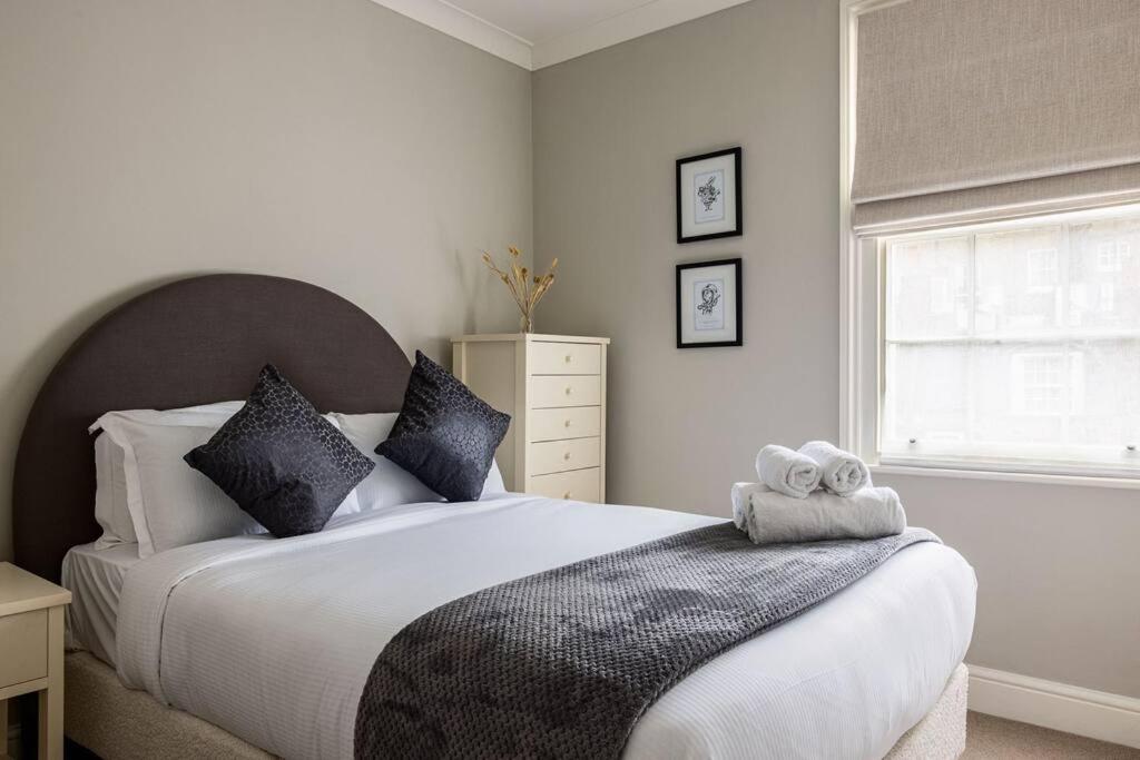 Appartement A Grand Four Bedroom Townhouse At Knightsbridge Londres